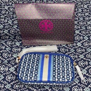 NWT Tory Burch Gemini Link Canvas Wristlet